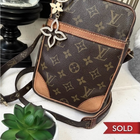 SOLD -💎Authentic Louis Vuitton Monogram Danube Crossbody - Picture 1 of 12